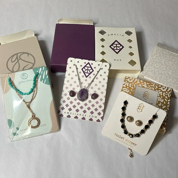 NIB Boxed Jewelry Bundle Set of 3 Necklaces Earrings Bracelet - Picture 1 of 10